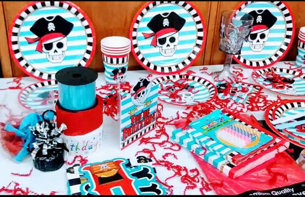 DELUXE PIRATE PARTY N A BOX For 24 GUESTS